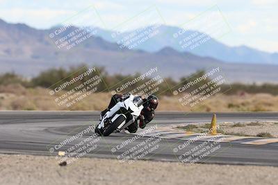 media/Nov-16-2025-Race Pace (Sun) [[8c5fa54630]]/Non Verified Riders (1st 20 Minutes)/5-Turn 15 (110pm)/